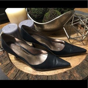 Navy blue kitten heels